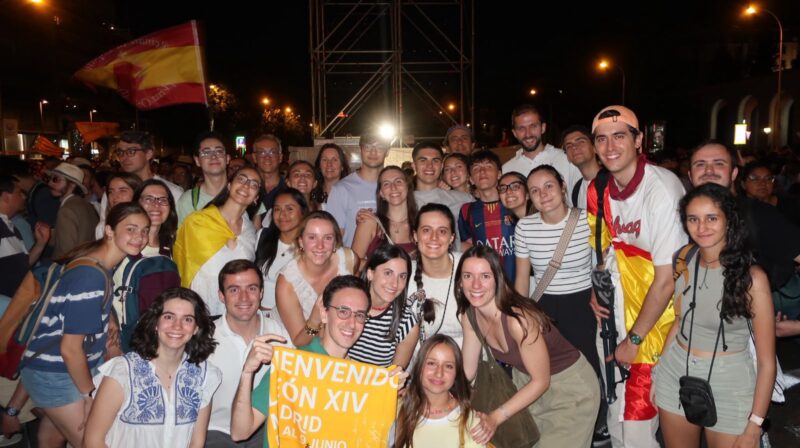 Jóvenes en la Vigilia de la visita del Papa a Madrid